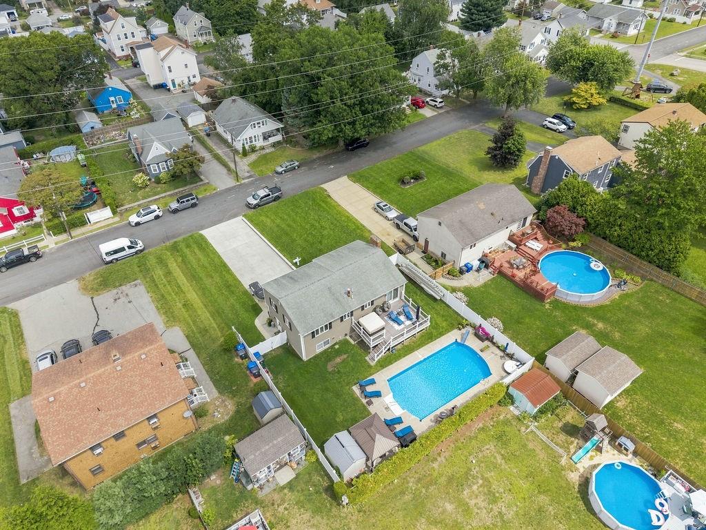 5 Kent Avenue Property Photo 3
