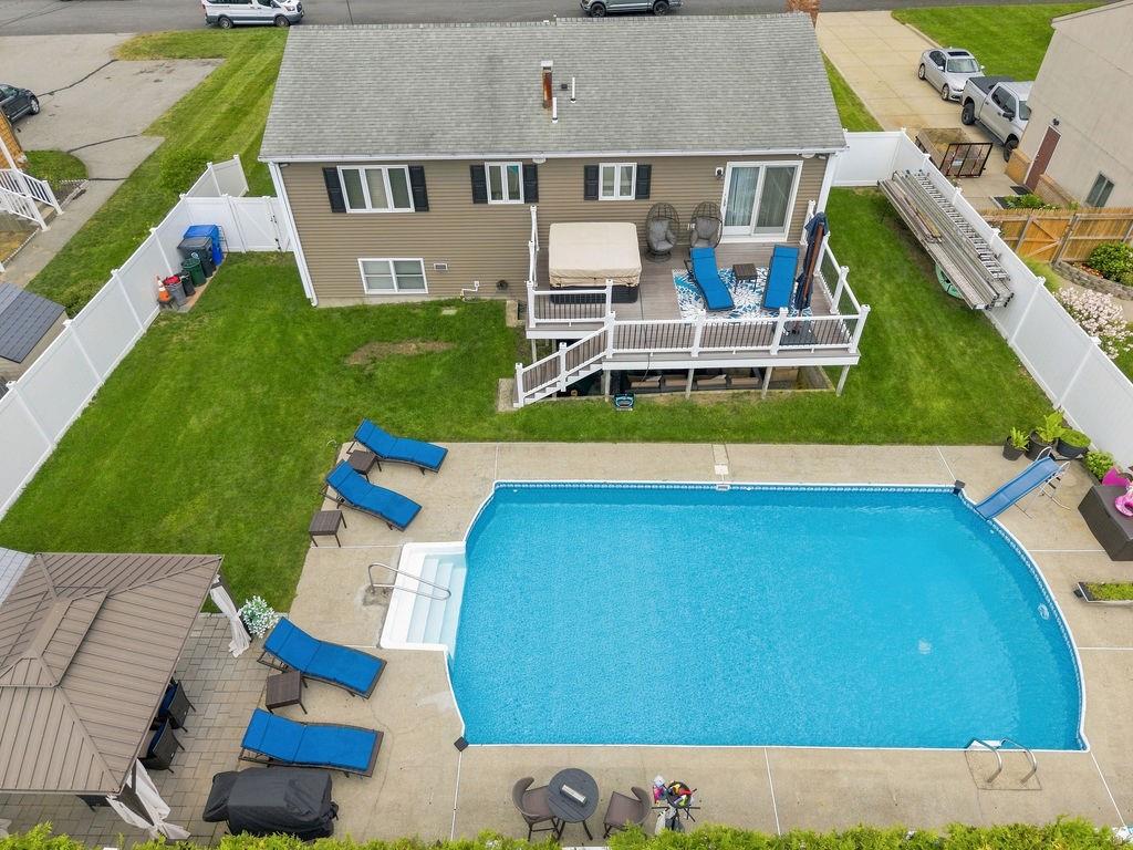 5 Kent Avenue Property Photo 4