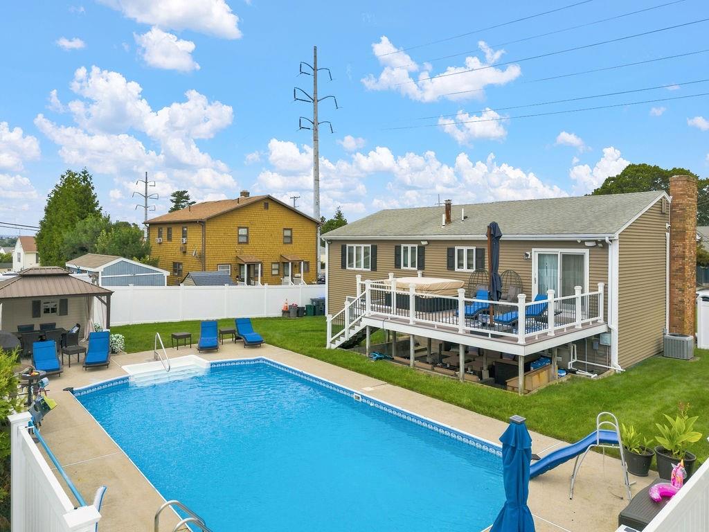 5 Kent Avenue Property Photo 5