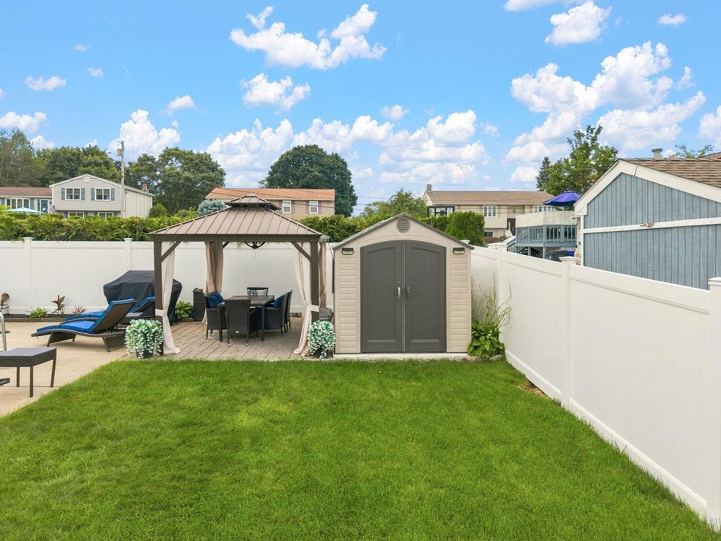5 Kent Avenue Property Photo 8