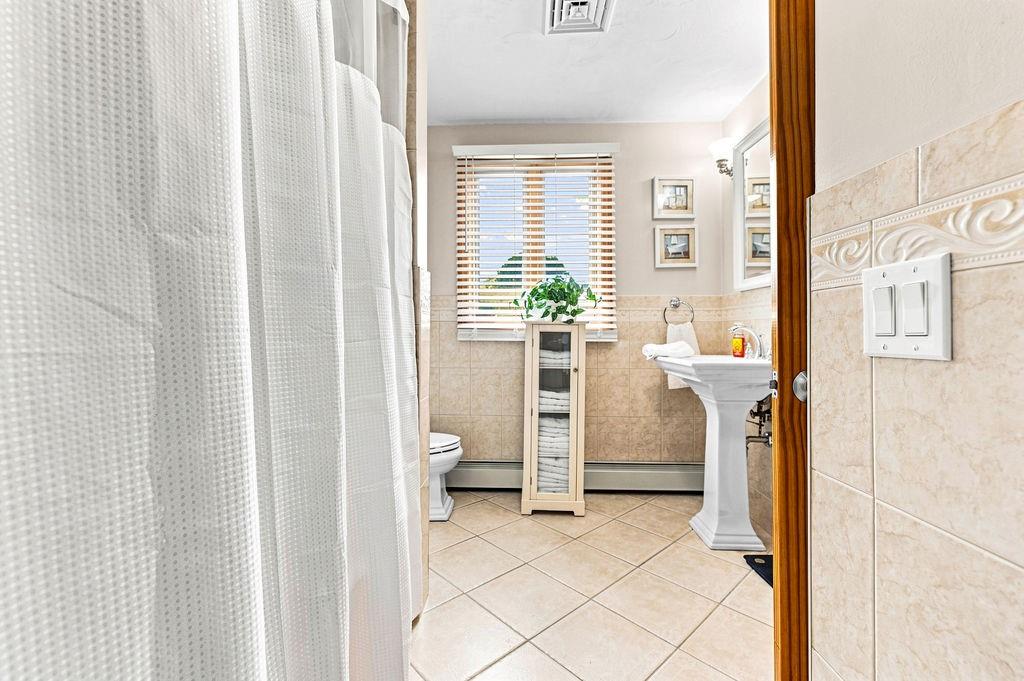 5 Kent Avenue Property Photo 28