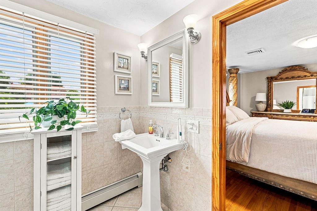 5 Kent Avenue Property Photo 30
