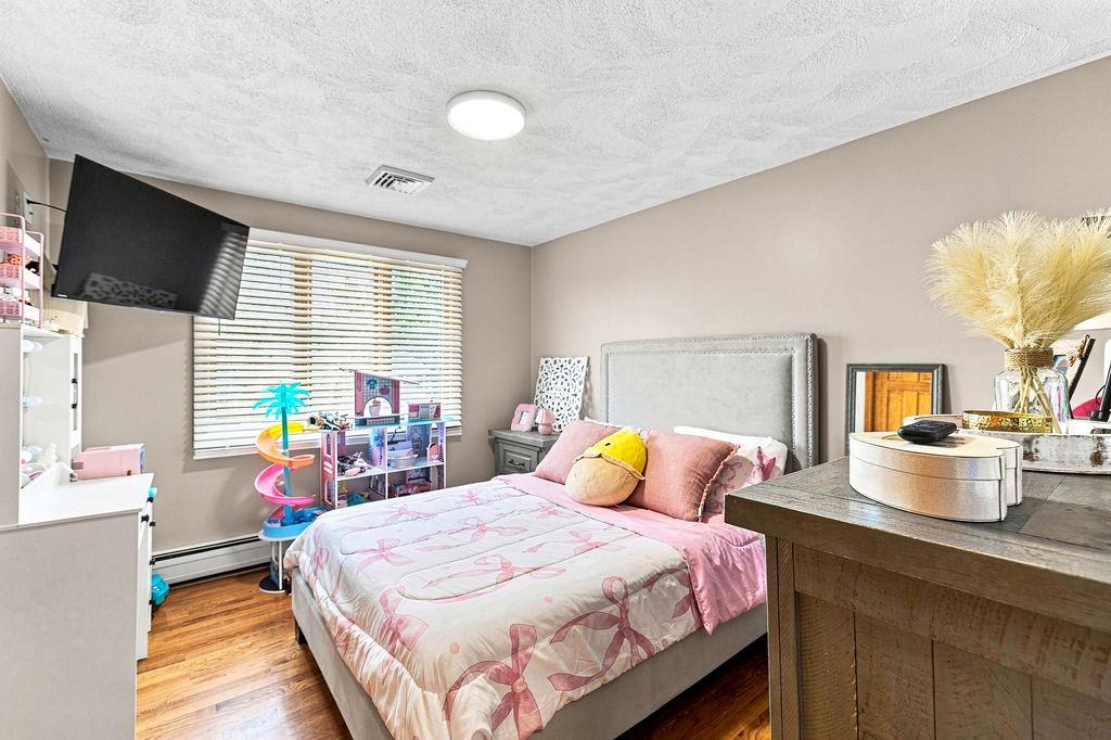 5 Kent Avenue Property Photo 32