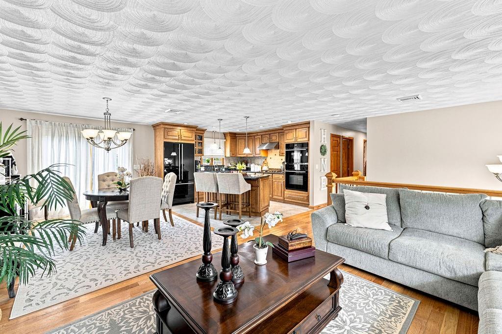 5 Kent Avenue Property Photo 33