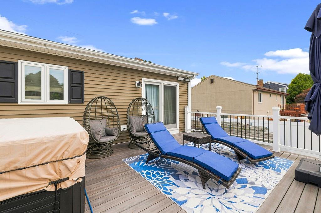 5 Kent Avenue Property Photo 48
