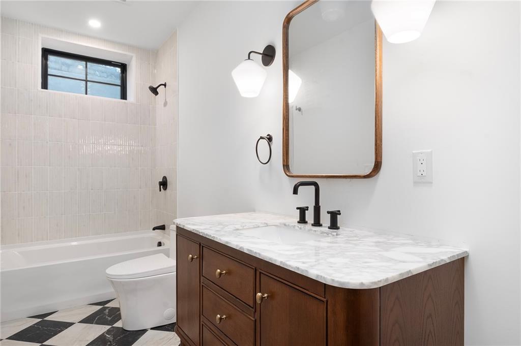 251 Slater Avenue Property Photo 43