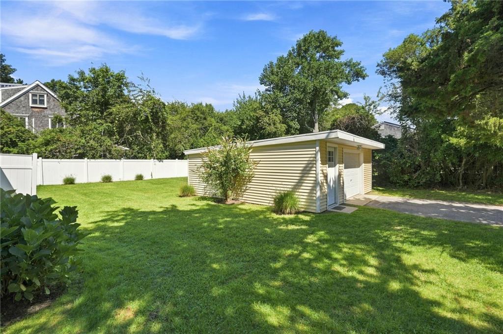 104 Pequot Drive Property Photo 3