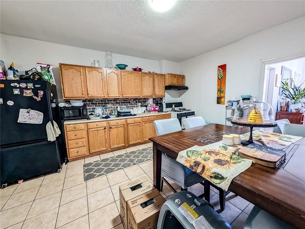 278 Sayles Street Property Photo 6