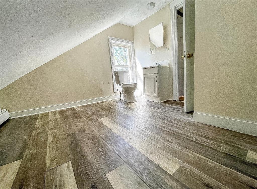 278 Sayles Street Property Photo 44