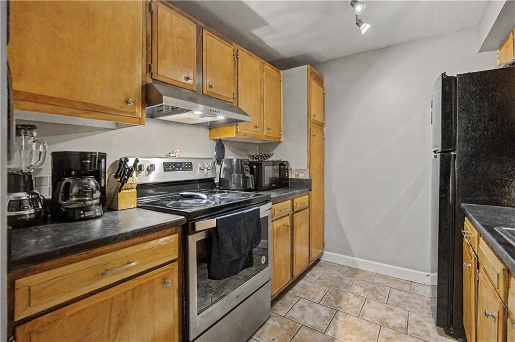 40 Cowesett Avenue Unit 27 Property Photo 7