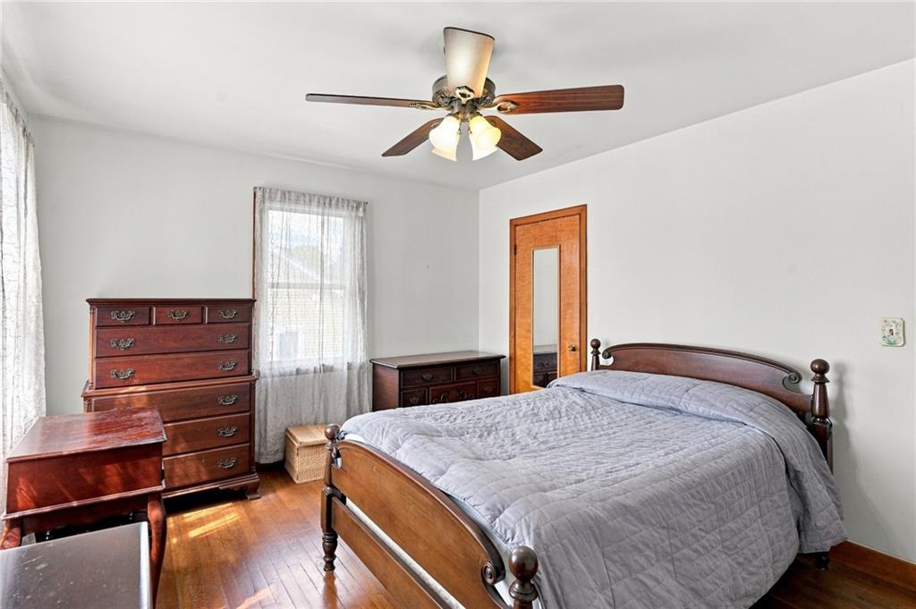 219 Grosvenor Avenue Property Photo 12