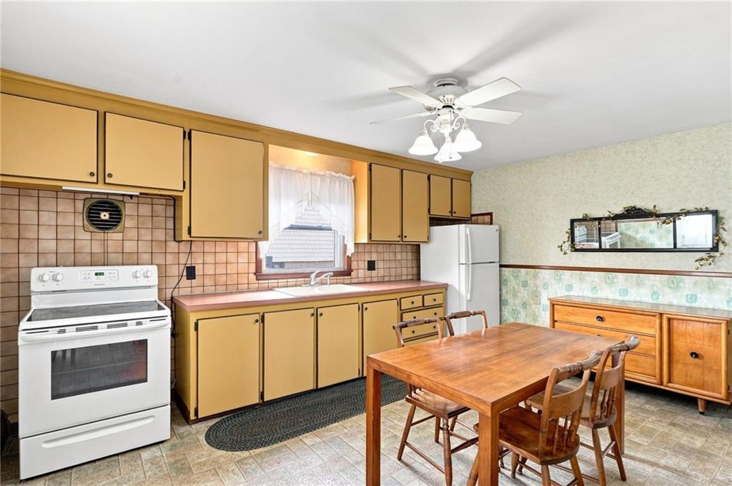 219 Grosvenor Avenue Property Photo 23