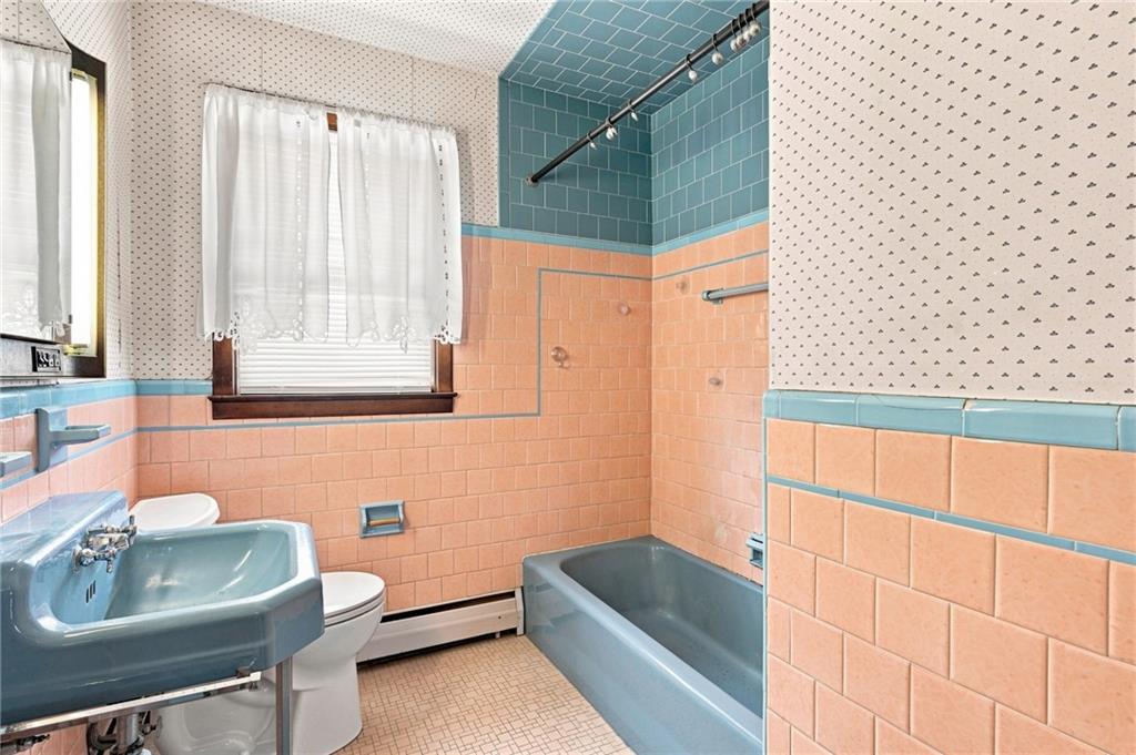 219 Grosvenor Avenue Property Photo 24