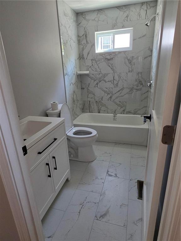 304 Swan Street Property Photo 9