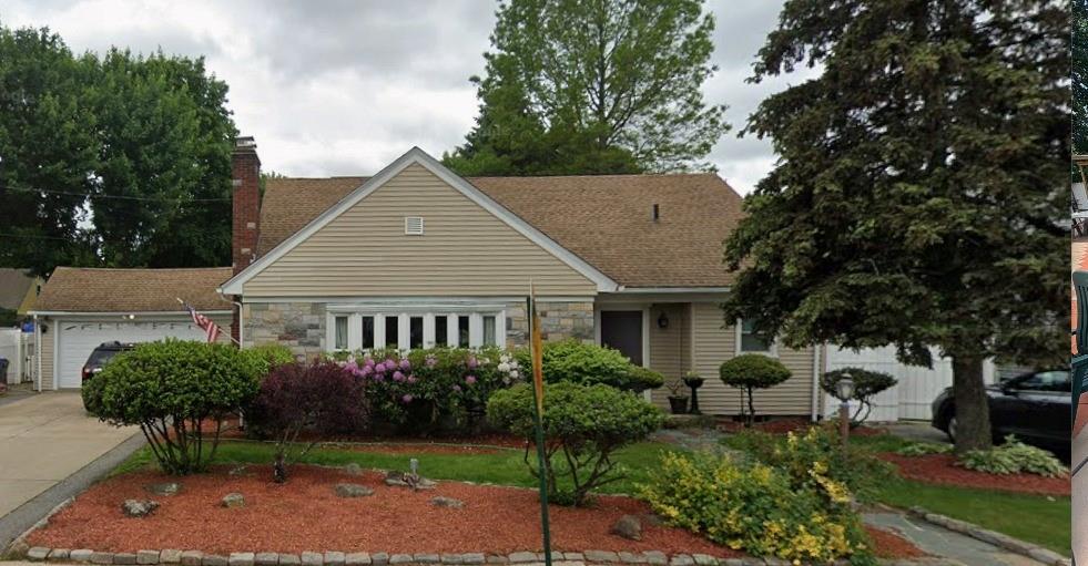 82 Killingly Street Property Photo 1