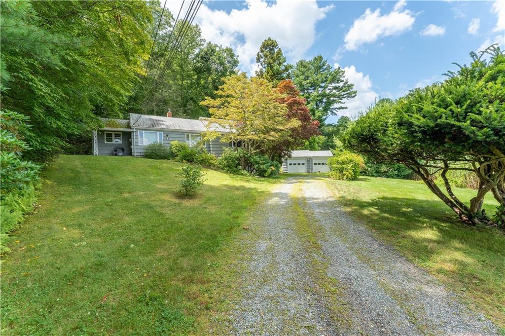 883 River Road