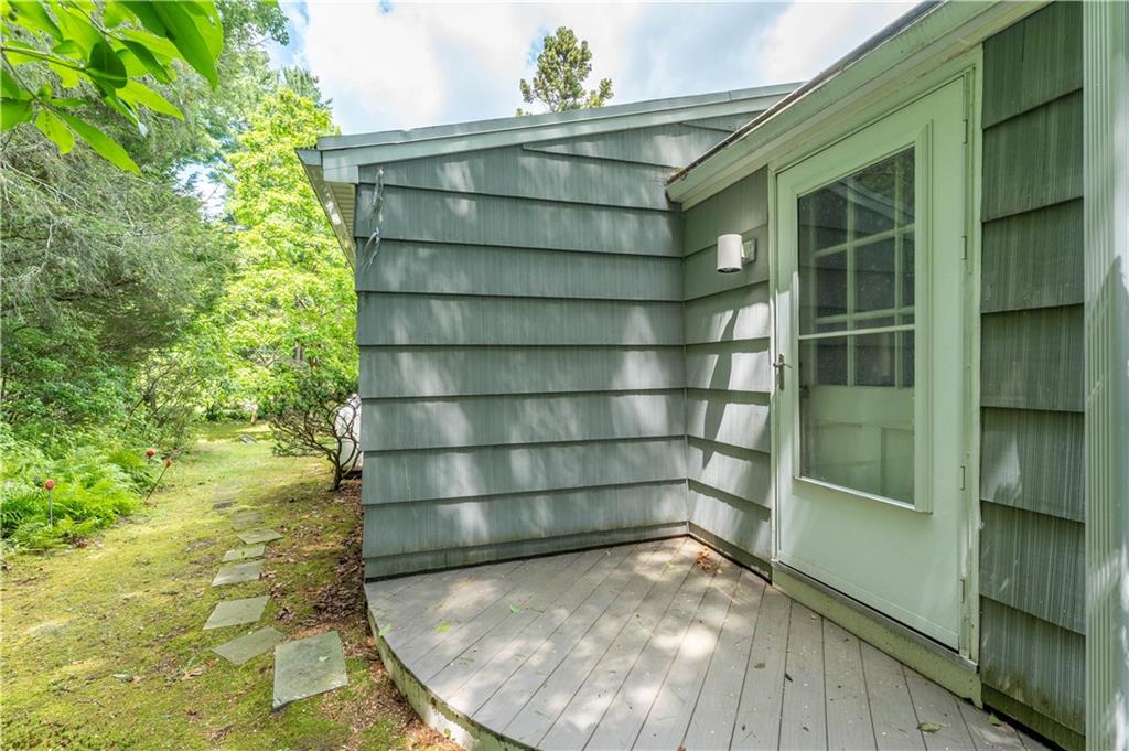 883 River Road Property Photo 6