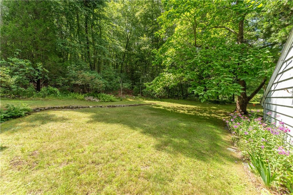 883 River Road Property Photo 8