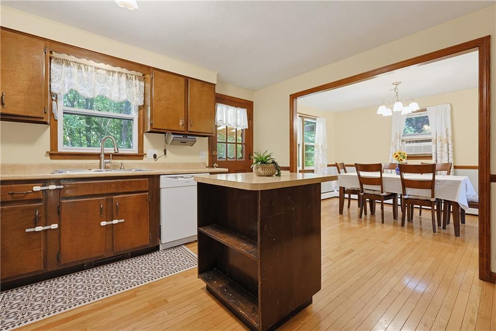 685 Twin Brook Lane Property Photo 14