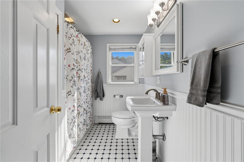 200 Rowe Avenue Property Photo 17
