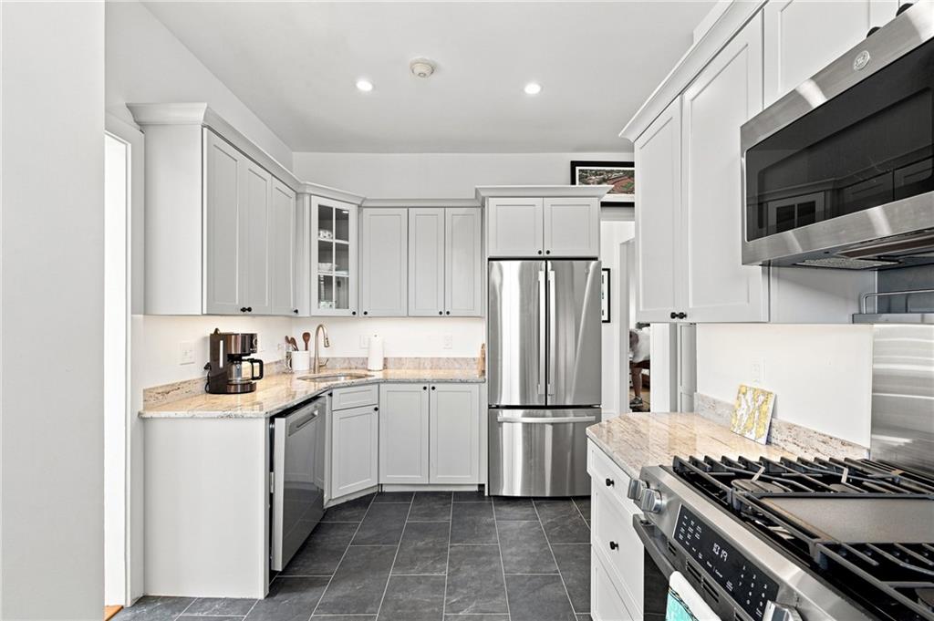 12 Mount Vernon Street Unit 4 Property Photo 16