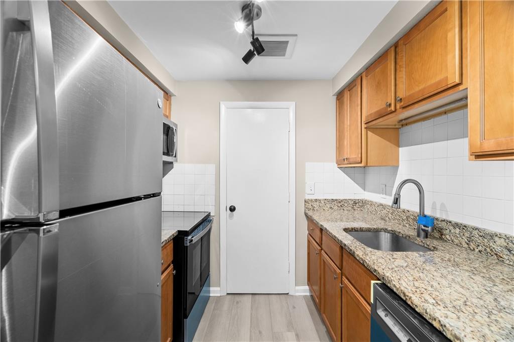 50 Carnation Street Unit 6 Property Photo 11