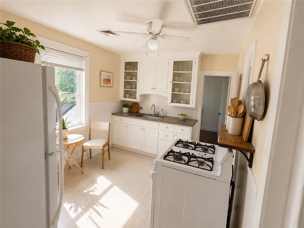 293 Sutton Avenue Property Photo 11