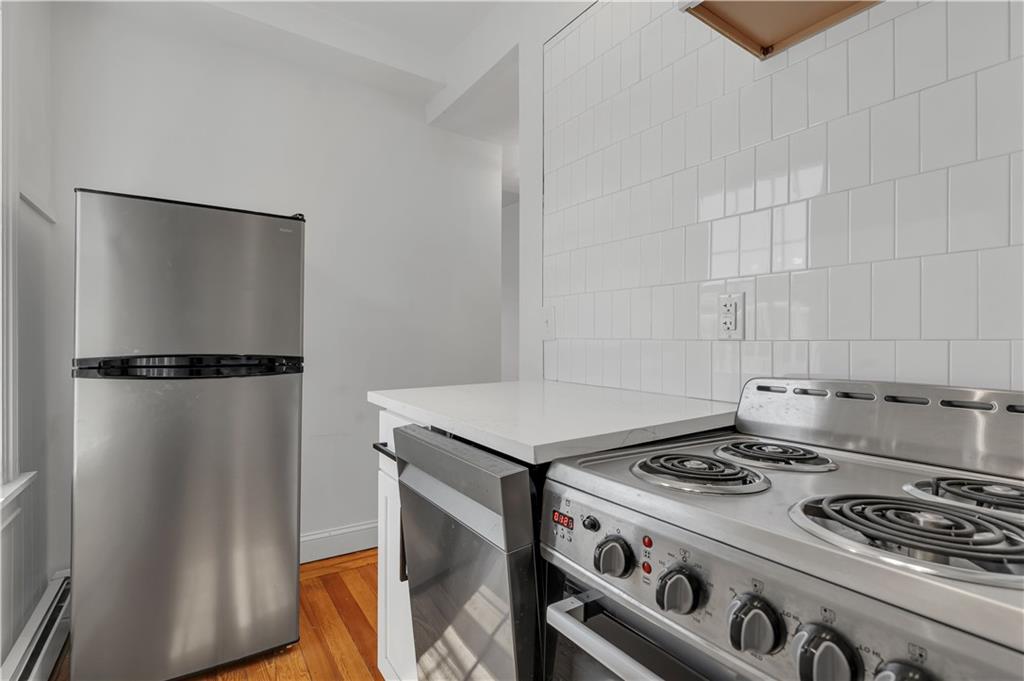511 Angell Street Property Photo 4