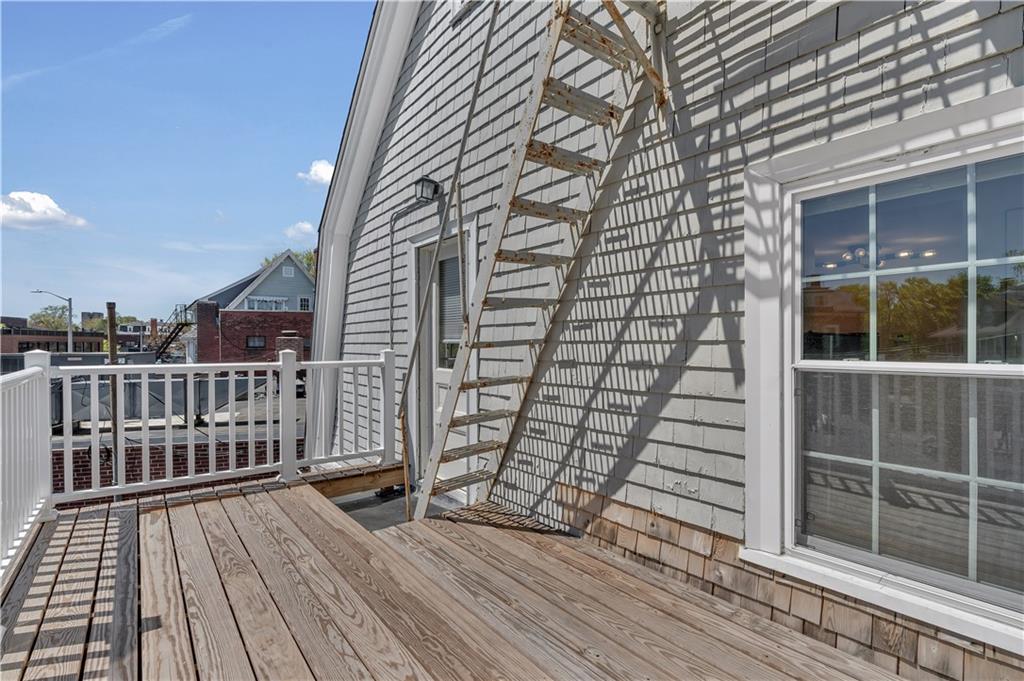 511 Angell Street Property Photo 18