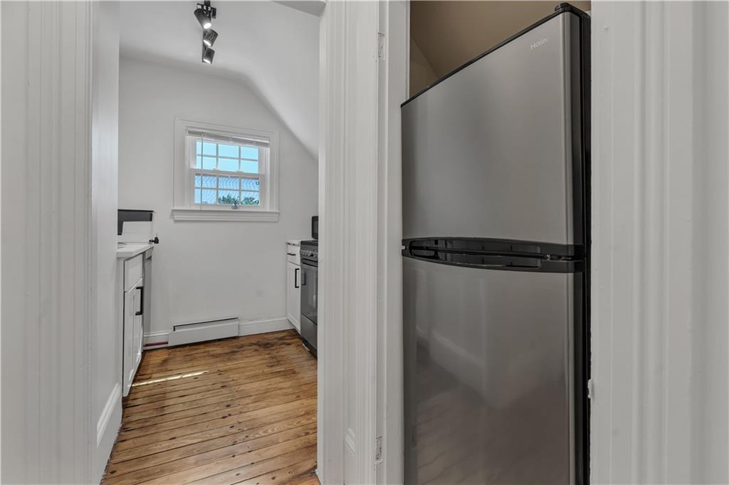 511 Angell Street Property Photo 28