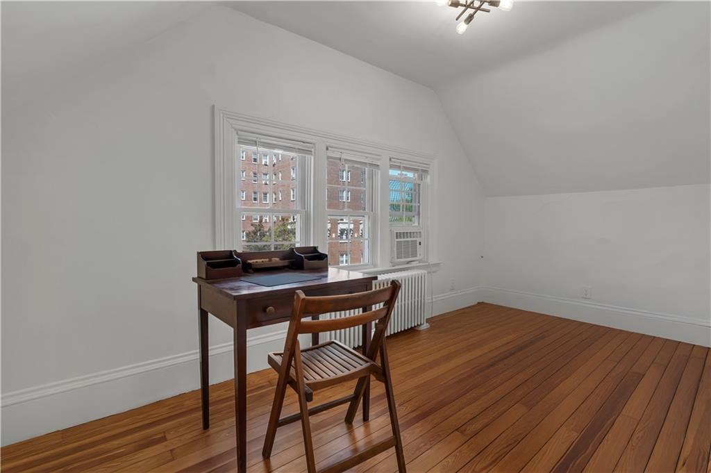 511 Angell Street Property Photo 32