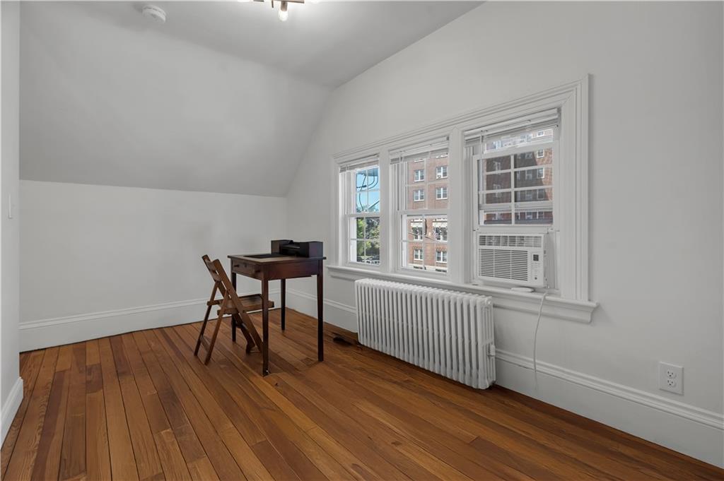 511 Angell Street Property Photo 33
