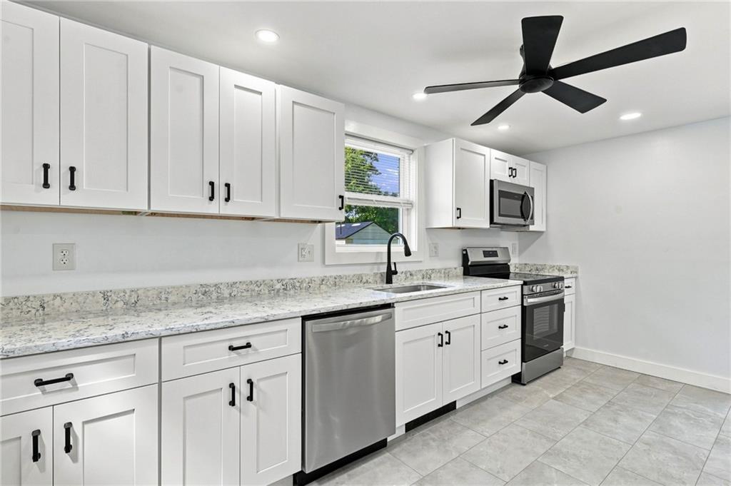 53 Pell Avenue Property Photo 4