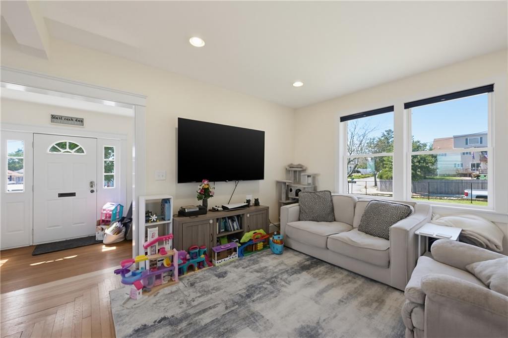 40 Walnut Street Property Photo 19