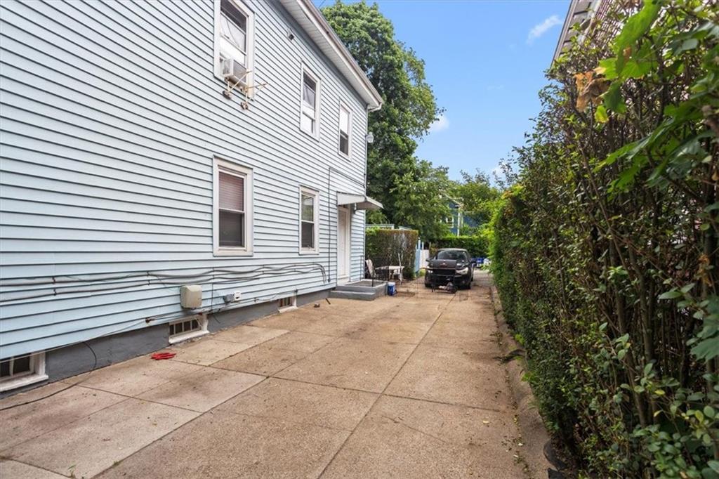 33 Wood Street Property Photo 3