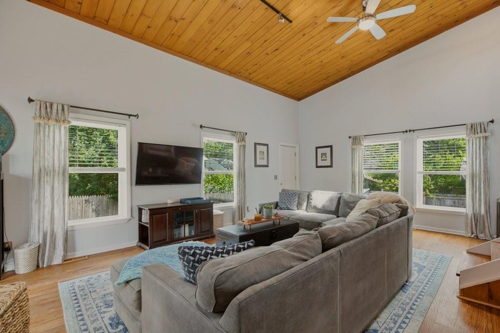 20 Brook Street Property Photo 15