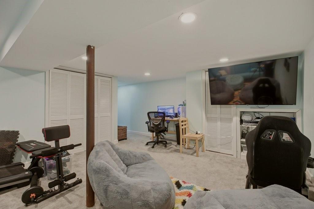 20 Brook Street Property Photo 32