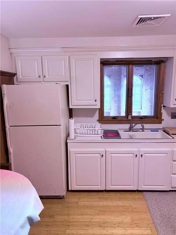29 Dakota Street Property Photo 5