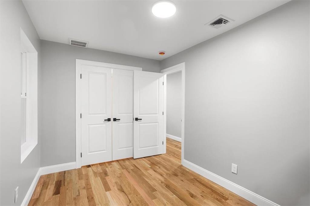 28 Potters Avenue Property Photo 33