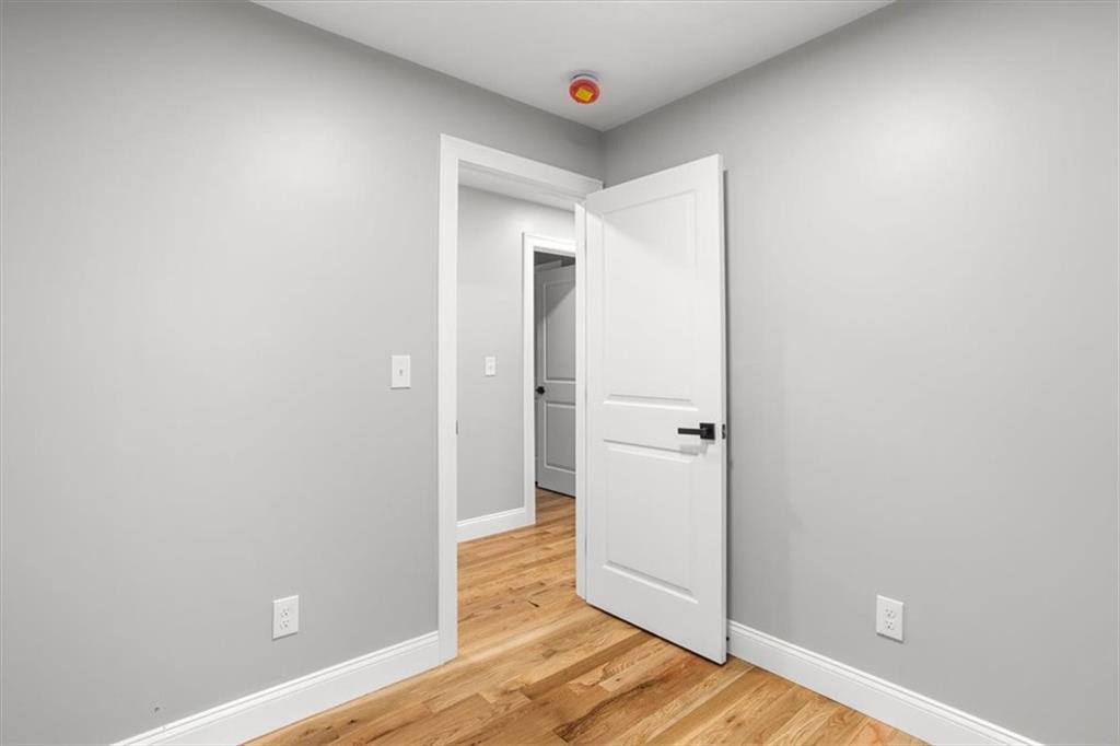 28 Potters Avenue Property Photo 36