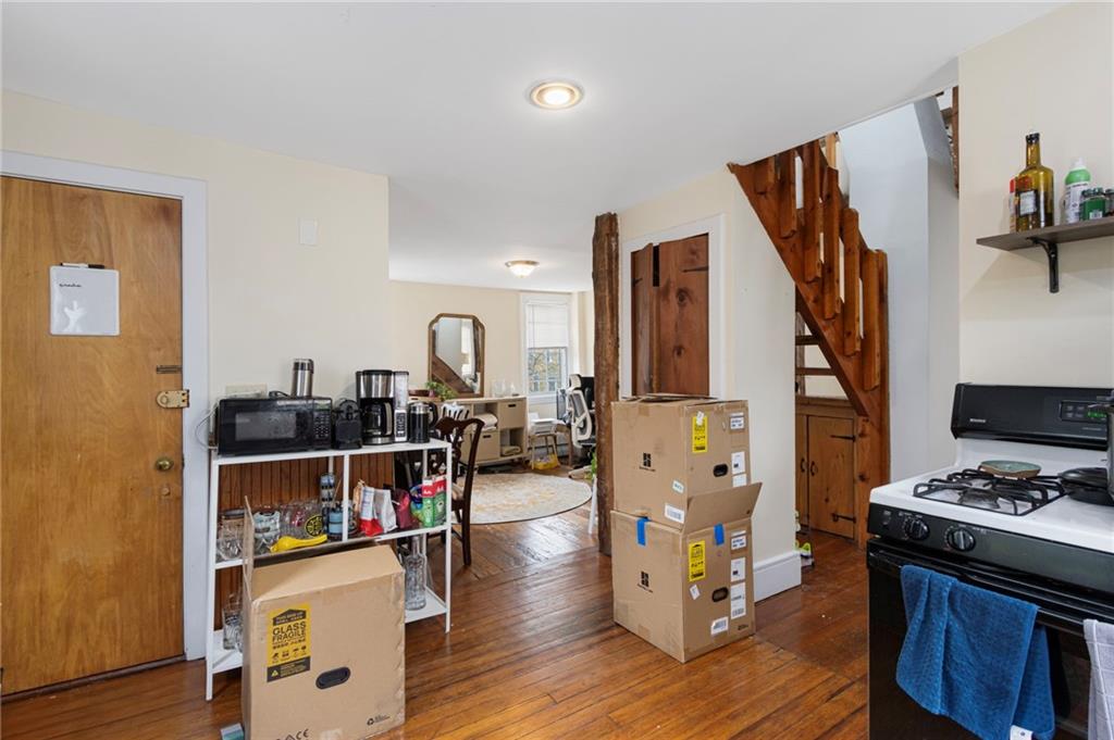 86 Transit Street Property Photo 9