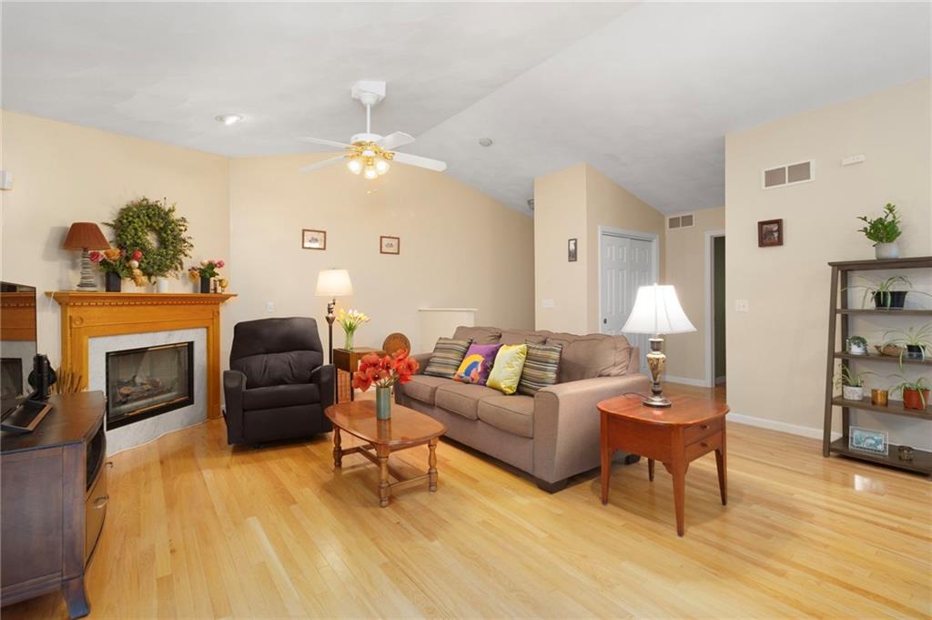50 Abbott Run Valley Road Unit 1929 Property Photo 6