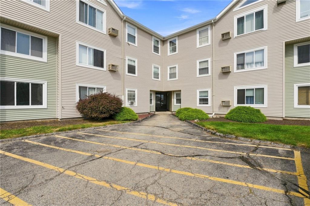 200 Woodlawn Avenue Unit 111 Property Photo 2