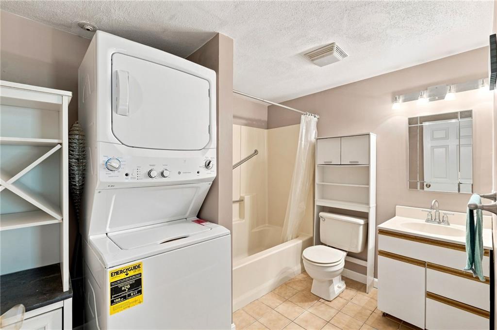 200 Woodlawn Avenue Unit 111 Property Photo 14