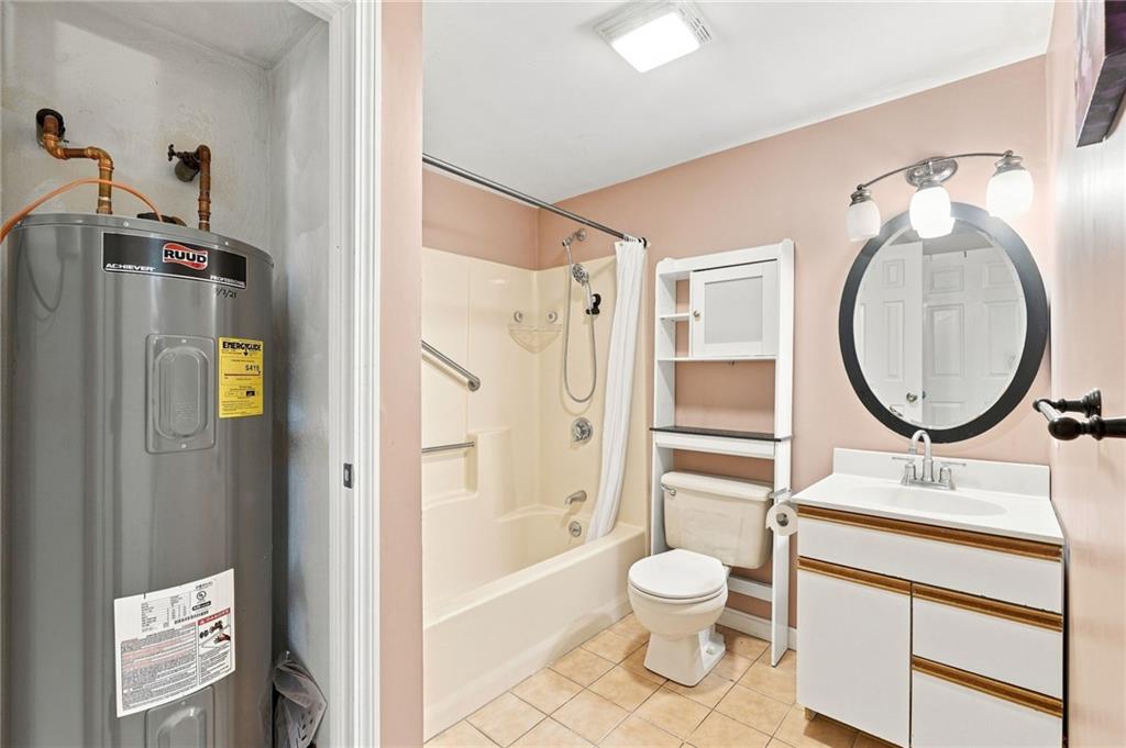 200 Woodlawn Avenue Unit 111 Property Photo 17