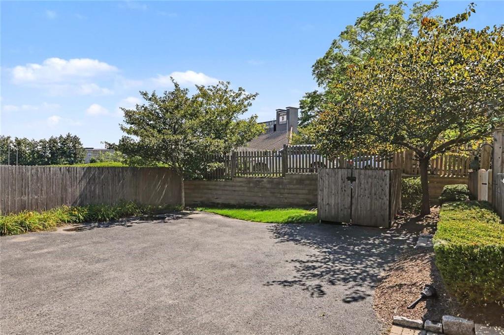 44 Taft Avenue Property Photo 47