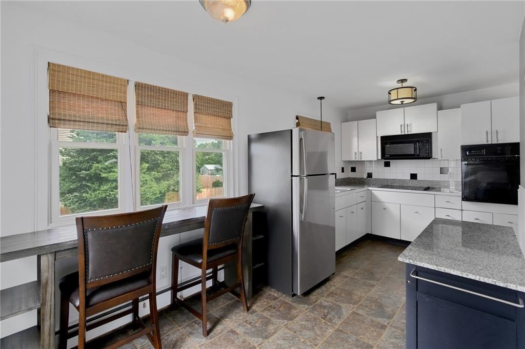 21 Massachusetts Boulevard Property Photo 7