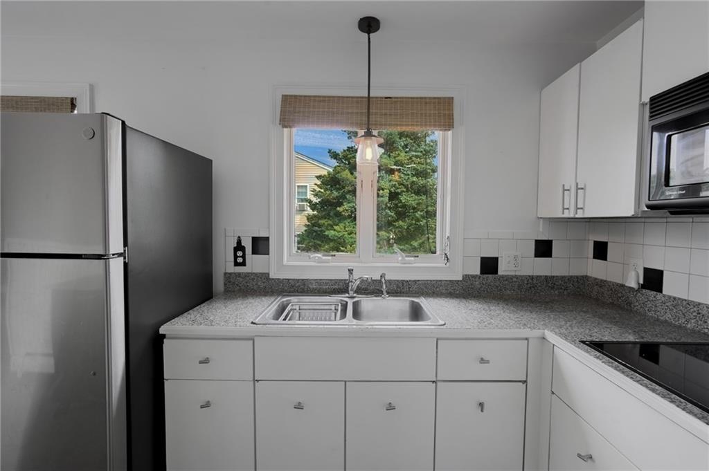 21 Massachusetts Boulevard Property Photo 9