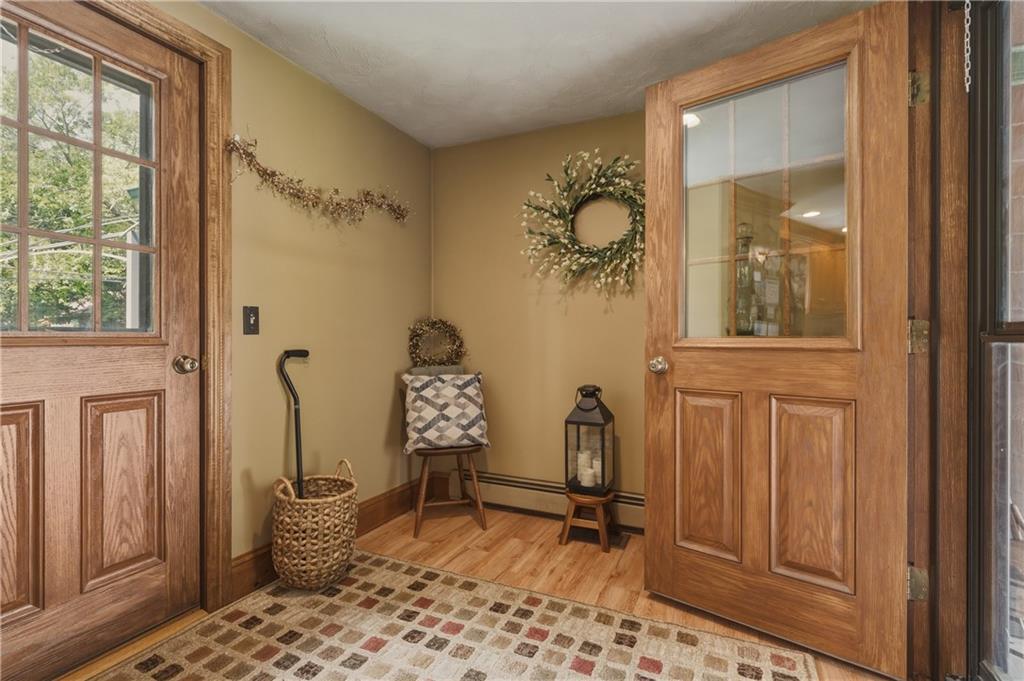 880 Victory Highway Property Photo 5