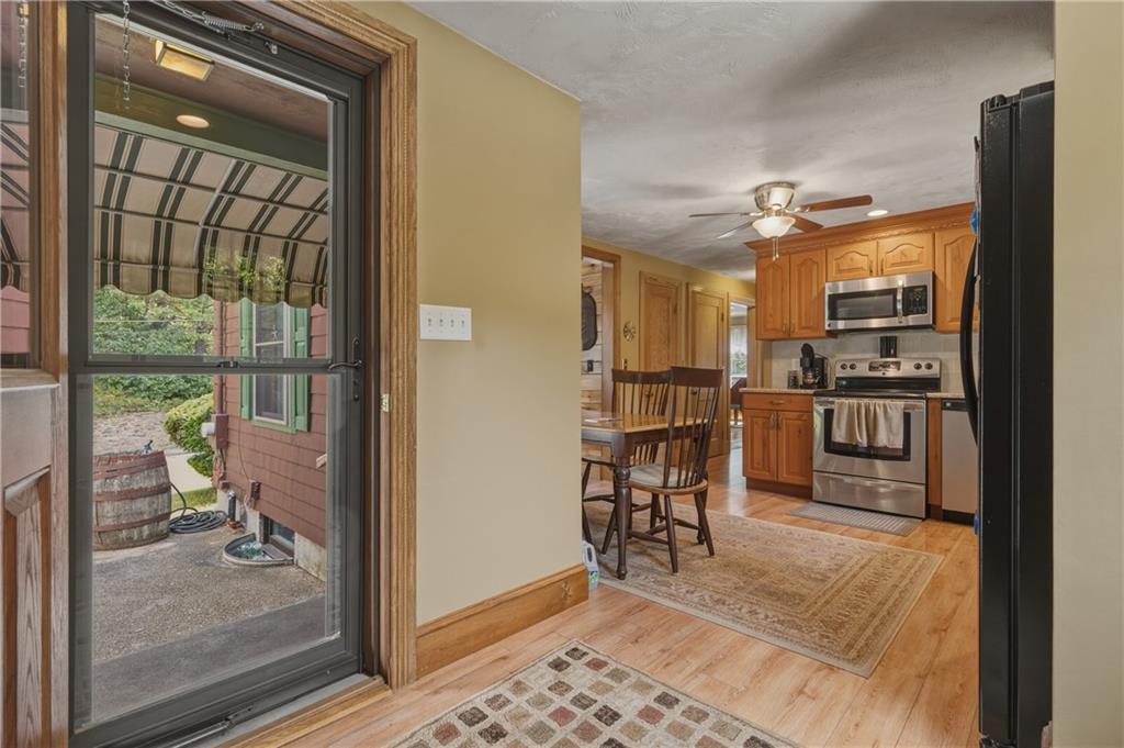 880 Victory Highway Property Photo 6